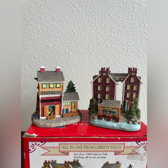 ⭐️SOLD⭐️Liberty Falls Miniatures Winthrop’s Warehouse and Carpet Mill Vintage - Picture 4 of 8